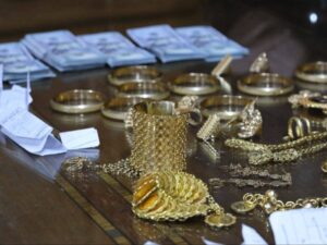 الداخلية تعلن القبض على متهم بسرقة مصاغ ذهبي ومبالغ مالية في مدينة حلب