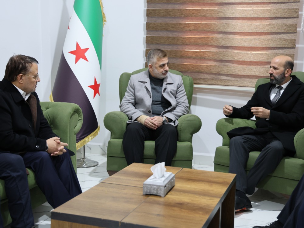 لتفعيل المؤسسات.. وفد من الأمانة العامة للرئاسة ومعاوني وزراء يصل الرقة