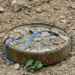 مقتل طفل وإصابة آخر بانفجار لغم من مخلفات النظام البائد في ريف حماة