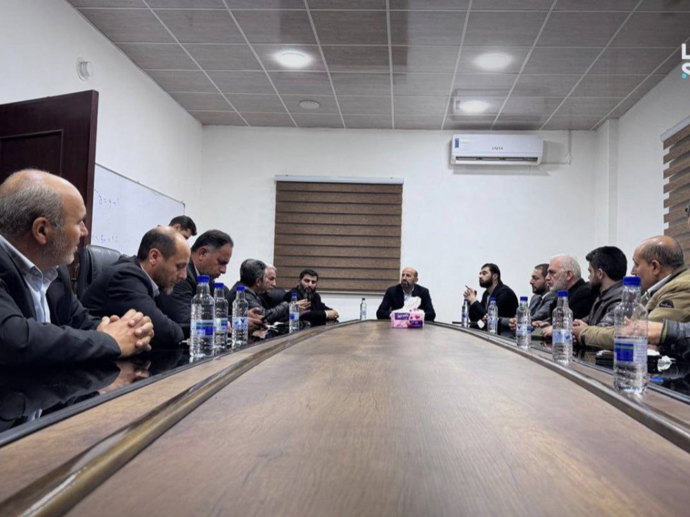 محافظ الرقة يبحث مع وفد من وزارة الاقتصاد إعادة تفعيل المؤسسات الحكومية