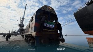 الأولى منذ 15 عاماً.. تسيير رحلة قطار لنقل الحبوب من مرفأ اللاذقية إلى حلب