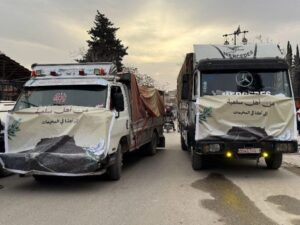 انطلاق قافلة مساعدات من مدينة سلمية إلى مخيمات النازحين بريف إدلب