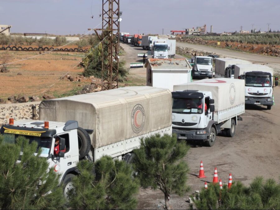 برعاية حكومية.. قافلة مساعدات جديدة تابعة للهلال الأحمر تدخل السويداء