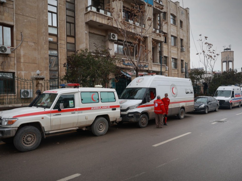 مديرية صحة إدلب تجهّز سيارات إسعاف لإرسالها إلى المناطق المتضرّرة من السيول