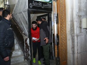 وزارة العدل تباشر تنفيذ مرسوم العفو الرئاسي في المحافظات كافة