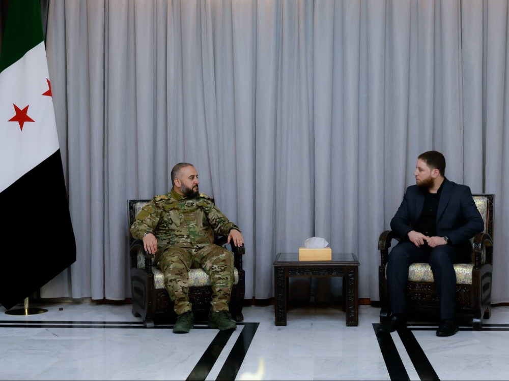 وزير الدفاع يبحث مع محافظ حماة آفاق تعزيز التعاون لترسيخ الأمن والاستقرار