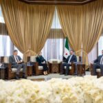 وزير الخارجية والمغتربين يبحث مع وفد أوروبي تطوير العلاقات وملف عودة اللاجئين