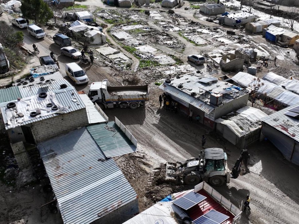 الدفاع المدني: تضرر نحو 2000 عائلة جراء السيول في إدلب واللاذقية وحماة