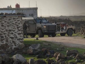 قوات الاحتلال تعتقل شاباً أثناء توغلها في صيدا الحانوت بريف القنيطرة