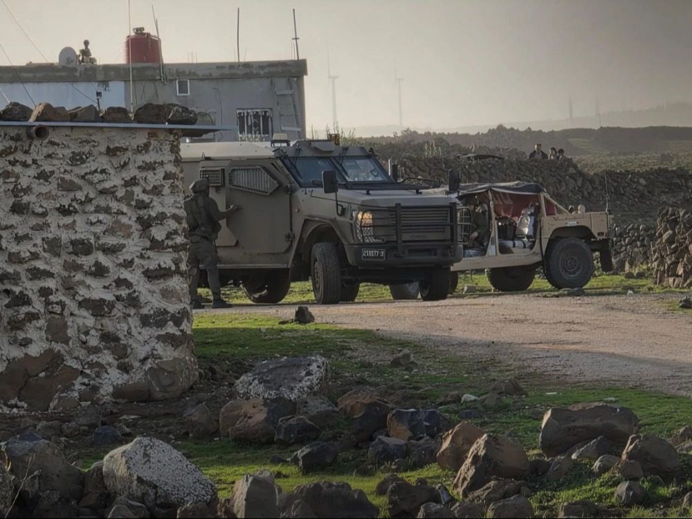 الاحتلال الإسرائيلي يعتقل طفلين في قرية تل الأحمر الغربي بريف القنيطرة