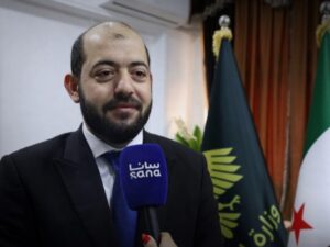 وزارة النقل تعيد تفعيل مكاتب الدور لتنظيم دخول الشاحنات إلى المنافذ