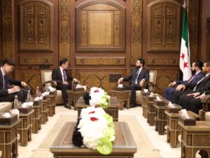 وزير الداخلية يبحث مع سفير الصين تعزيز التعاون الأمني والإداري بين البلدين