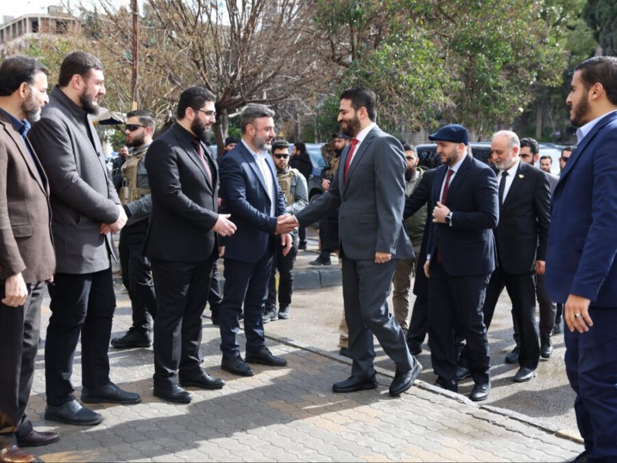 وزير الداخلية يفتتح دائرة للأمن الداخلي ويزور مركز الهجرة في حمص