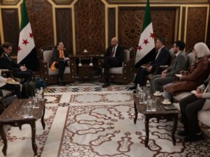 وزير الطوارئ يبحث مع الأمم المتحدة إزالة مخلفات الحرب ودعم عودة النازحين