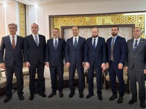 وزارة الطاقة تبحث مع نظيرتها التركية التعاون في مجالات الاستثمار النفطي والكهرباء