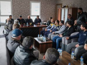 اجتماع حكومي وإنساني لبحث استجابة طارئة لمخيمات ريف إدلب