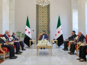 الرئيس الشرع يلتقي وفداً من المجلس الوطني الكردي ويؤكد ضمان حقوق الأكراد