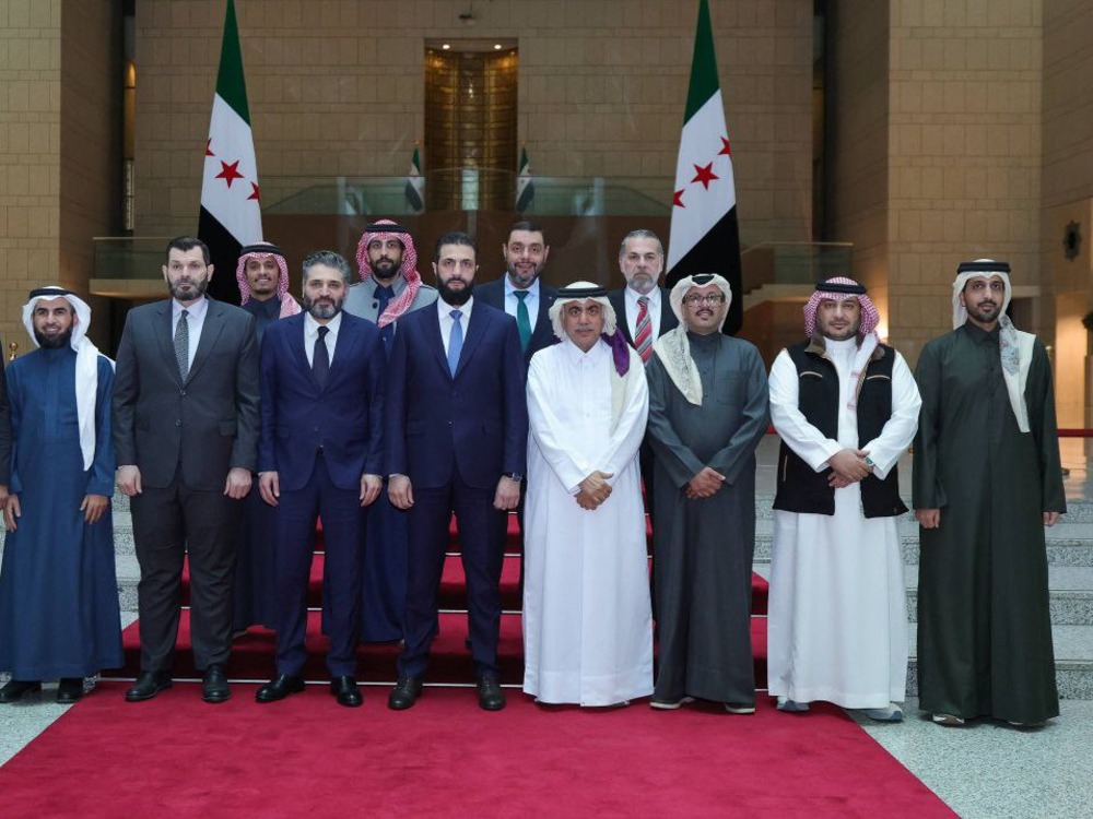 الرئيس الشرع يلتقي وزير الثقافة ونخبة من المثقفين العرب المشاركين في معرض الكتاب