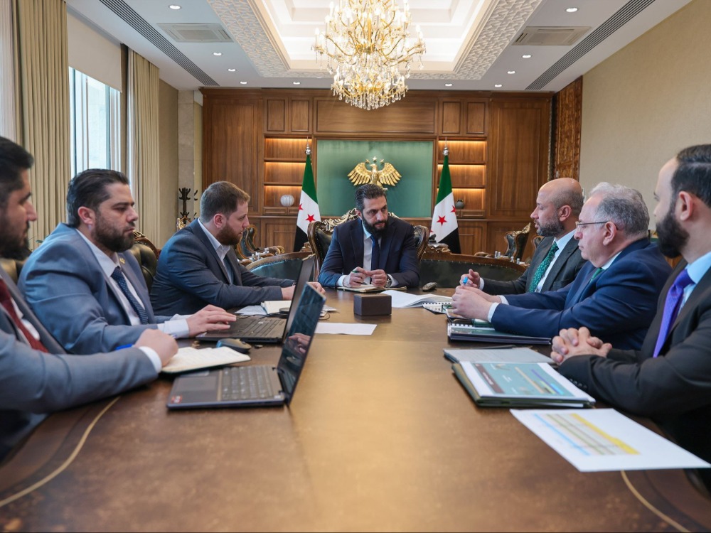 الرئيس الشرع يبحث مع وزراء ومحافظين واقع المخيمات وآليات معالجة التحديات