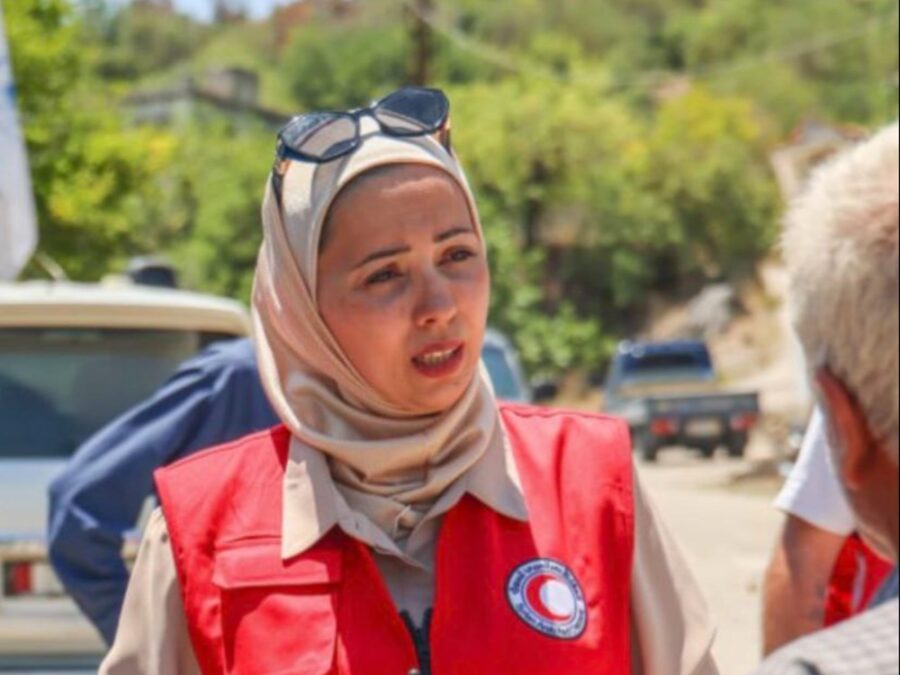 وفاة متطوعة في الهلال الأحمر أثناء مهمة لإنقاذ عالقين في السيول بريف اللاذقية