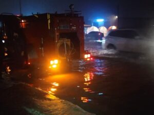 إصابة سبعة أشخاص جراء سقوط سيارة إسعاف بوادٍ في ريف اللاذقية