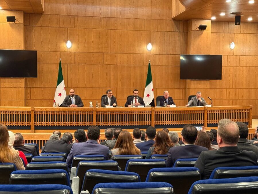 اجتماع بين وفدي الحكومة والبنك الدولي لمناقشة تمويل المشاريع الاستراتيجية