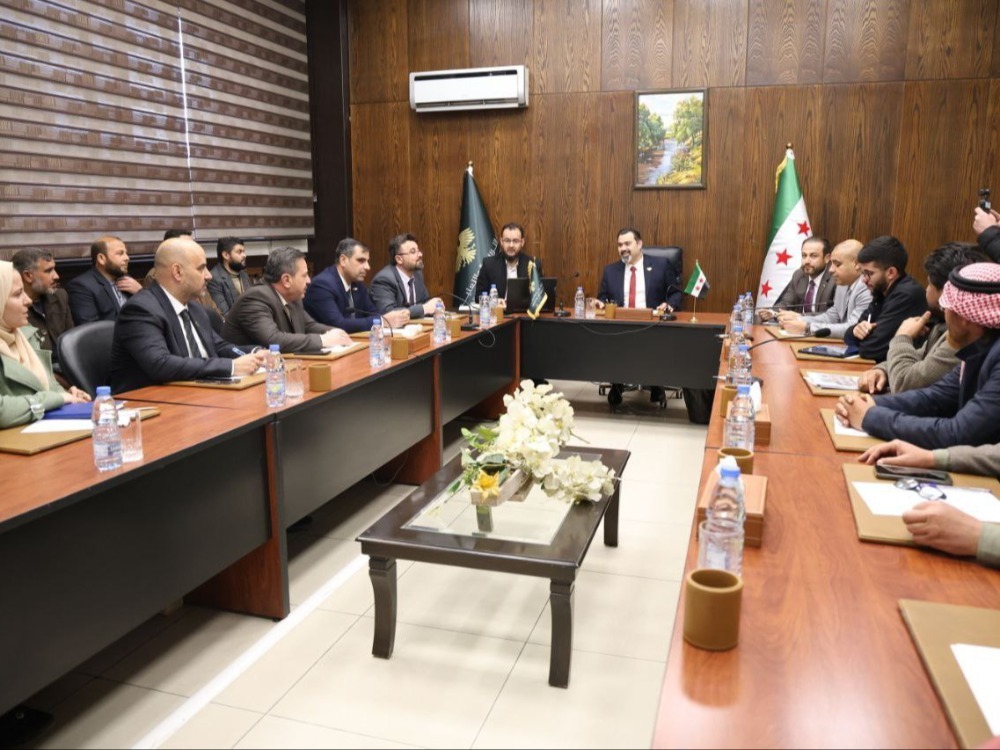 وزير التربية يناقش مع وفد من معلمي الرقة واقع العملية التعليمية