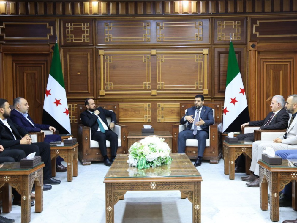 وزير الإعلام ومحافظ اللاذقية يبحثان التنسيق في المؤسسات الإعلامية والخدمية