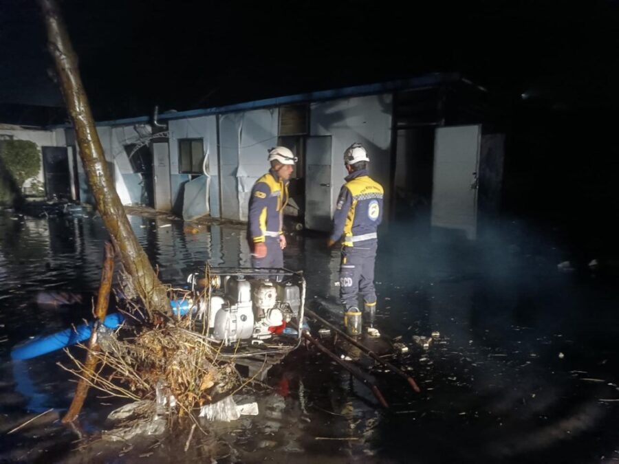 تحذيرات من ارتفاع منسوب نهري العاصي في إدلب والكبير الشمالي باللاذقية