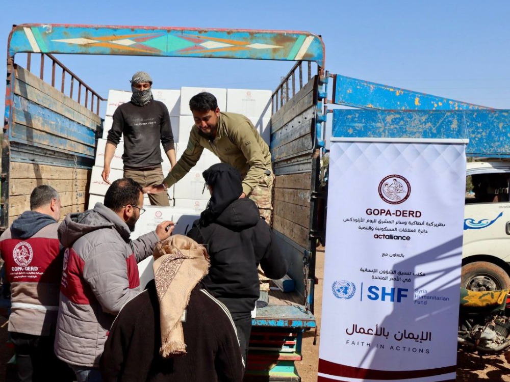مساعدات عاجلة لعائلات مهجّرة من السويداء في ريف درعا الشرقي