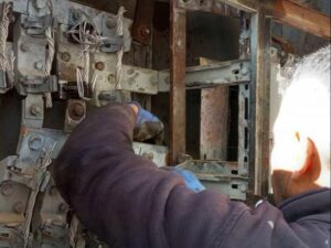 كهرباء ريف دمشق تنفذ سلسلة أعمال فنية لتحسين استقرار الشبكة