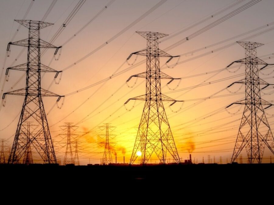 محافظ إدلب يعلن الانتهاء من تغذية الخط الجديد للطاقة الكهربائية