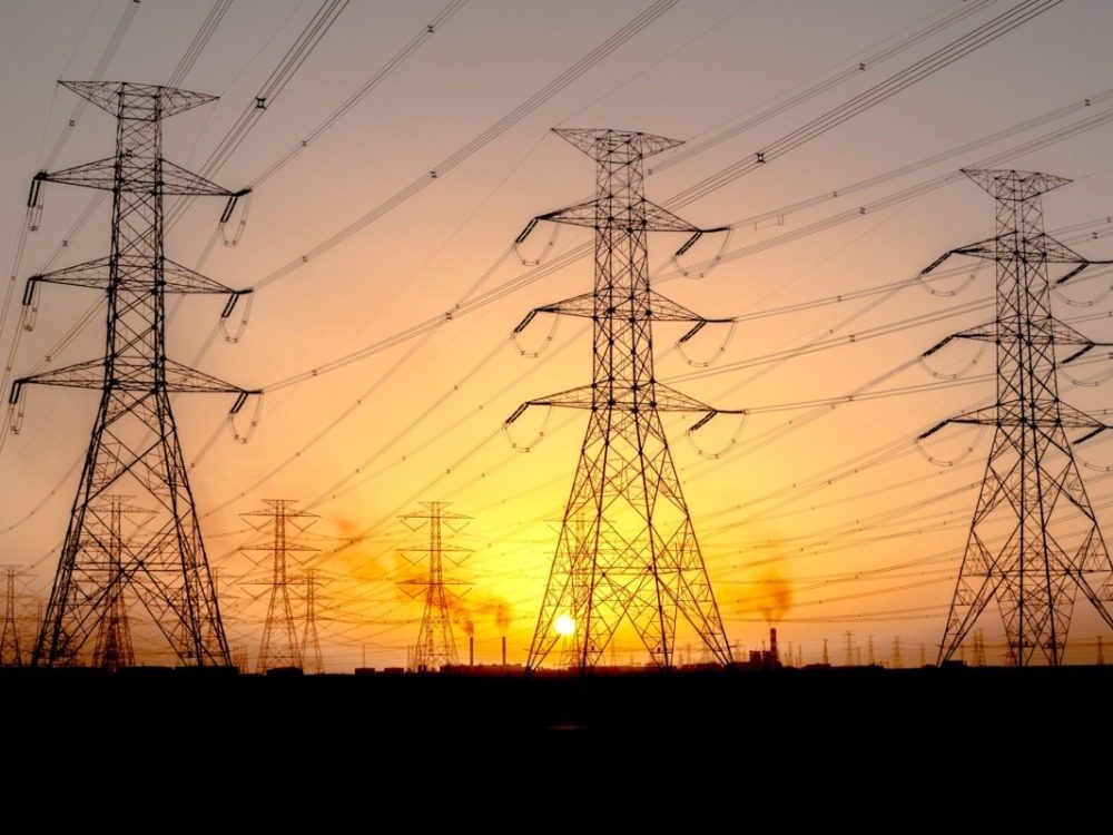 محافظ إدلب يعلن الانتهاء من تغذية الخط الجديد للطاقة الكهربائية