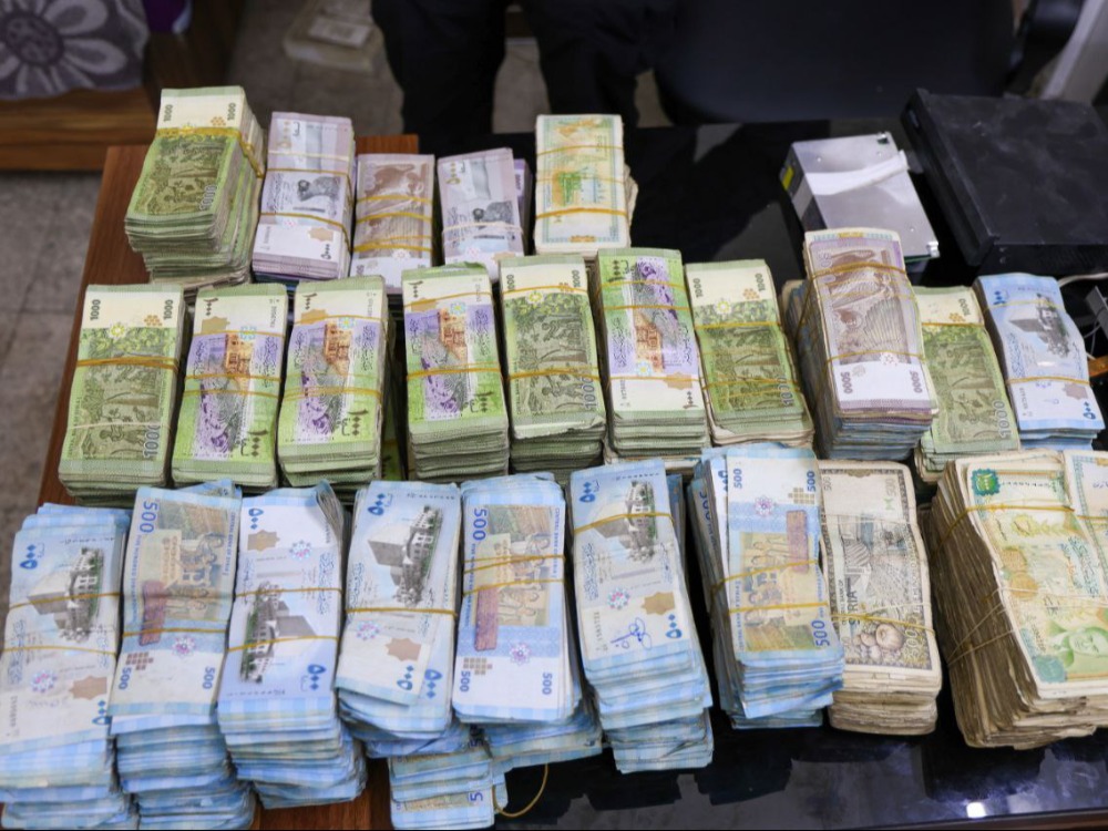 شرطة الحميدية في حمص تقبض على متورطين في عملية سرقة لمحل تجاري