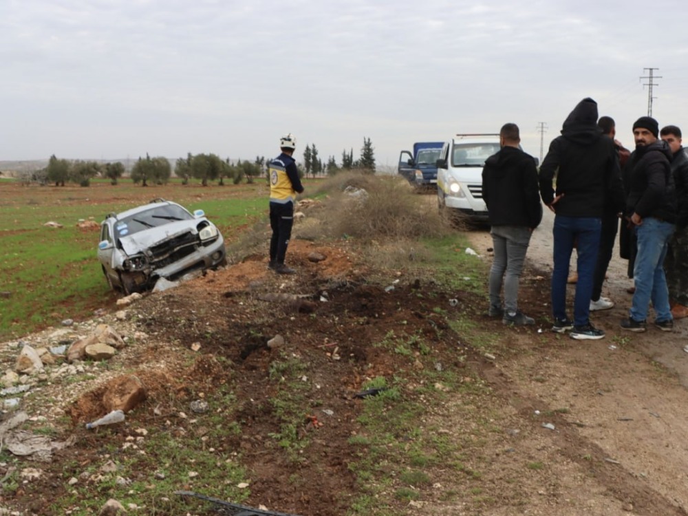 وفاة شخصين جرّاء حادث سير قرب خان شيخون بريف إدلب الجنوبي