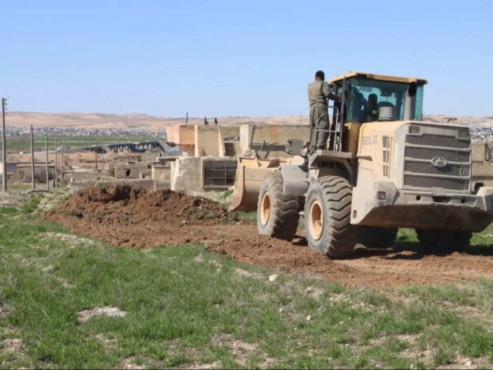 حلب.. إدارة عين العرب تحذر أهالي ناحية الشيوخ من انتشار الألغام في المنطقة