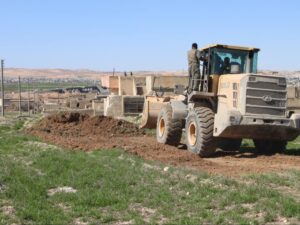 حلب.. عمليات متواصلة لإزالة الألغام في محيط ناحية الشيوخ تمهيداً لعودة الأهالي