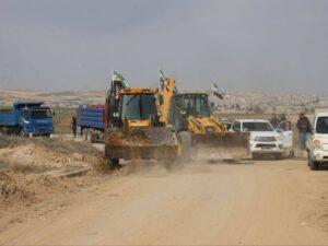 وزارة الطوارئ تطلق حملة لفتح الطرقات وإزالة السواتر الترابية بناحية الشيوخ