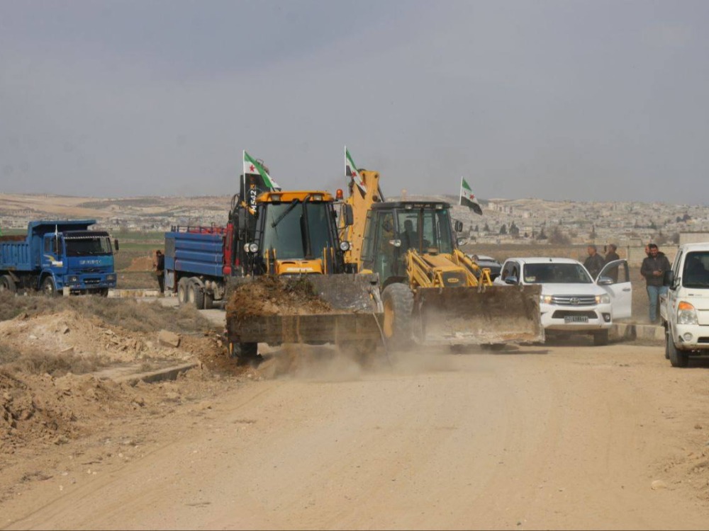 وزارة الطوارئ تطلق حملة لفتح الطرقات وإزالة السواتر الترابية بناحية الشيوخ