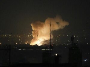 تصاعد استهداف البنية النفطية بين إسرائيل وإيران