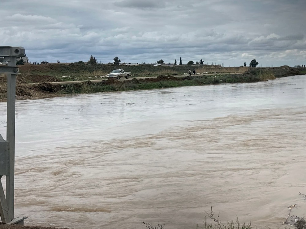 فيضان نهر البليخ.. المياه تغمر 5 آلاف دونم زراعي شمال الرقة وتحذيرات من تمددها