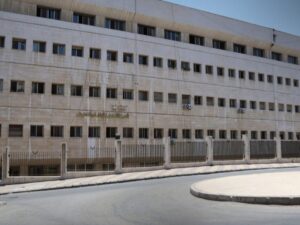 جولة رقابية تكشف مخالفات قانونية وفوضى إدارية في إحدى مديريات النقل