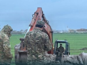 وحدات الهندسة في وزارة الدفاع تلبي نداءات الأهالي المتضررين في ريفي إدلب وحلب