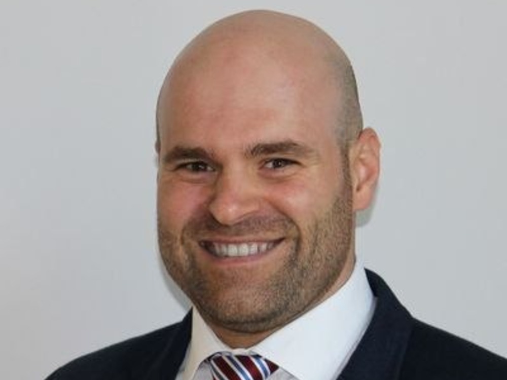 باحث اقتصادي يؤكد: الاستثمار في الموارد البشرية أساس النهوض الاقتصادي