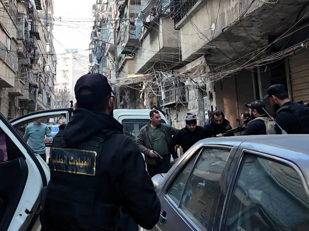 الأمن الداخلي يقبض على مرتكب جريمة قتل في حي بستان القصر بمدينة حلب