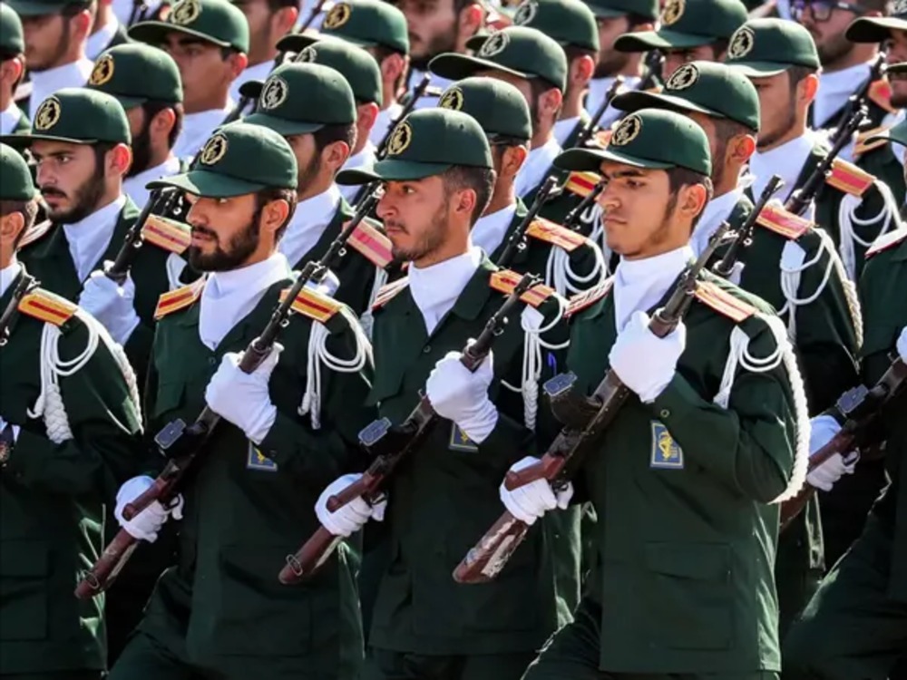 هجمات إيرانية على إسرائيل والحرس الثوري يعلن استهداف مقر قيادة الجيش