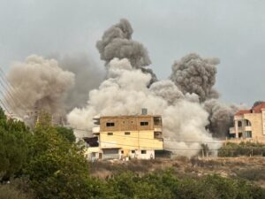 إسرائيل تشن موجة غارات واسعة النطاق في بيروت وجنوب لبنان