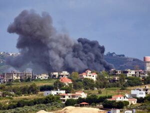 لبنان.. مقتل 14 شخصاً في غارات إسرائيلية على مناطق متفرقة في الجنوب