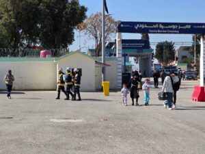 وزارة الطوارئ تنفّذ خطة إغاثية لاستقبال القادمين من لبنان عبر جديدة يابوس وجوسية