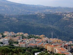 الجيش الإسرائيلي يوجه بتسريع هدم المنازل وتدمير الجسور في قرى خط المواجهة